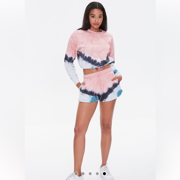 Forever 21 pink blue white tie dye crop top sweatshirt shorts matching set - Picture 4 of 16